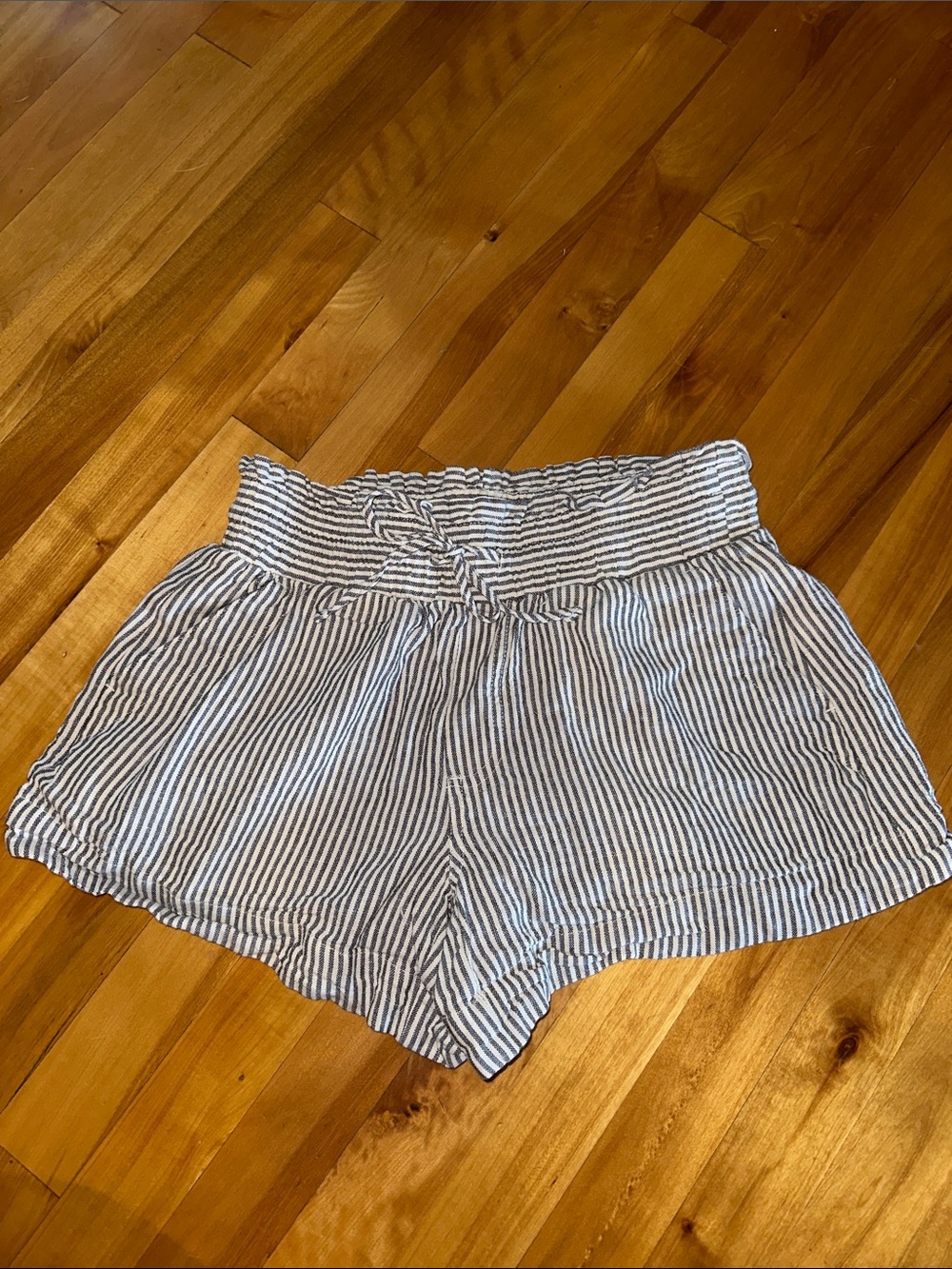 A new day linen blend Striped High-Waist Shorts in gray and White